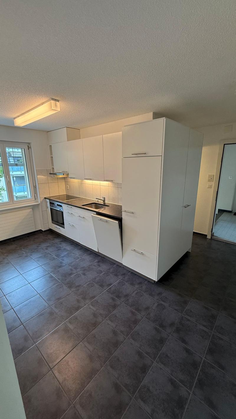 Helle 3.5-Zimmer-Wohnung mit Balkon in Dietikon (4)