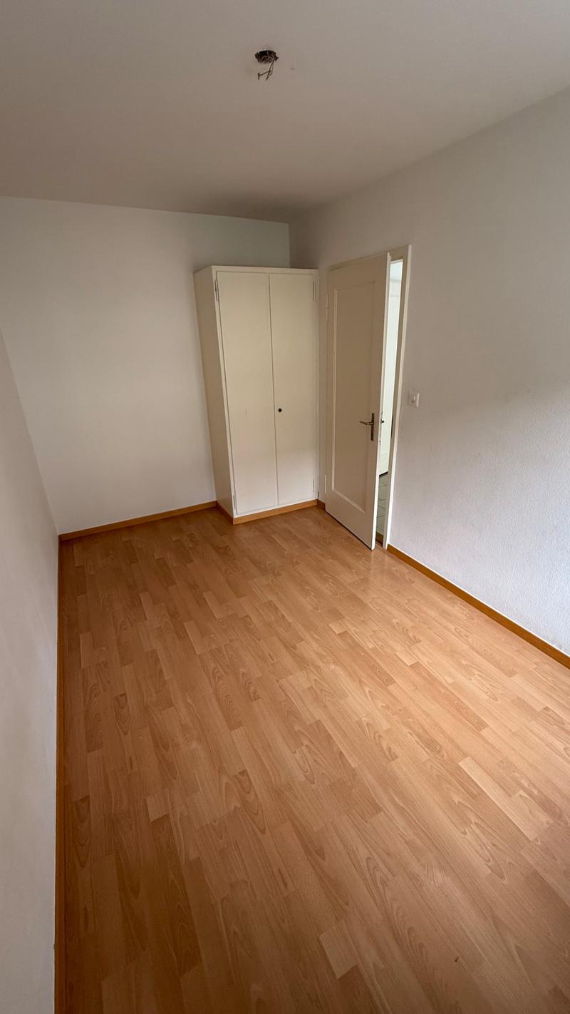 Helle 3.5-Zimmer-Wohnung mit Balkon in Dietikon (7)