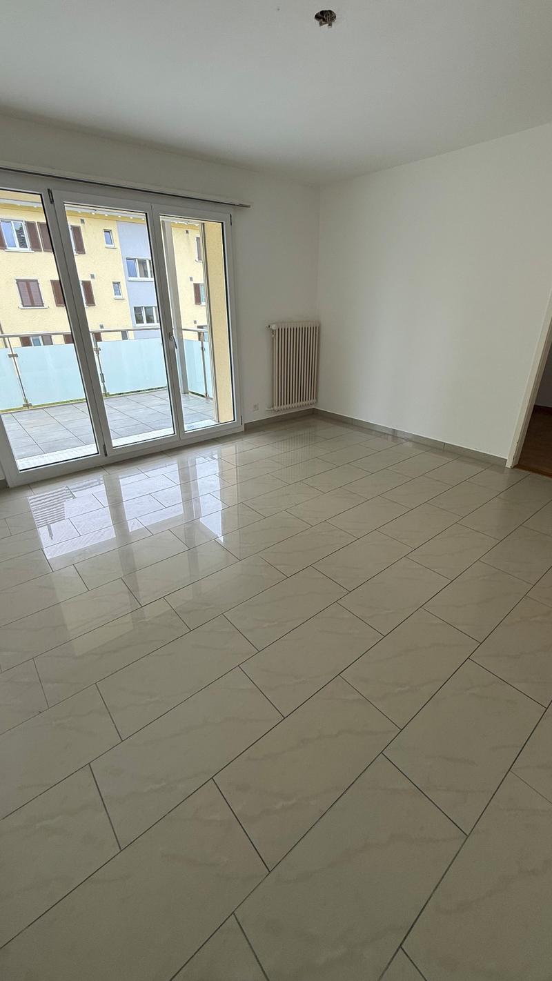 Helle 3.5-Zimmer-Wohnung mit Balkon in Dietikon (5)