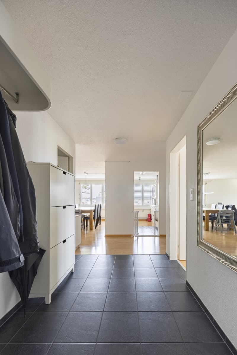 Kompakte 4.5-Zimmer-Wohnung nahe See (2)