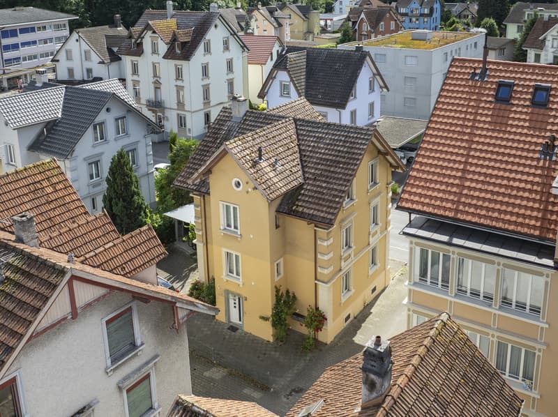 Kompaktes Mehrfamilienhaus mit 3 Wohnungen (3)