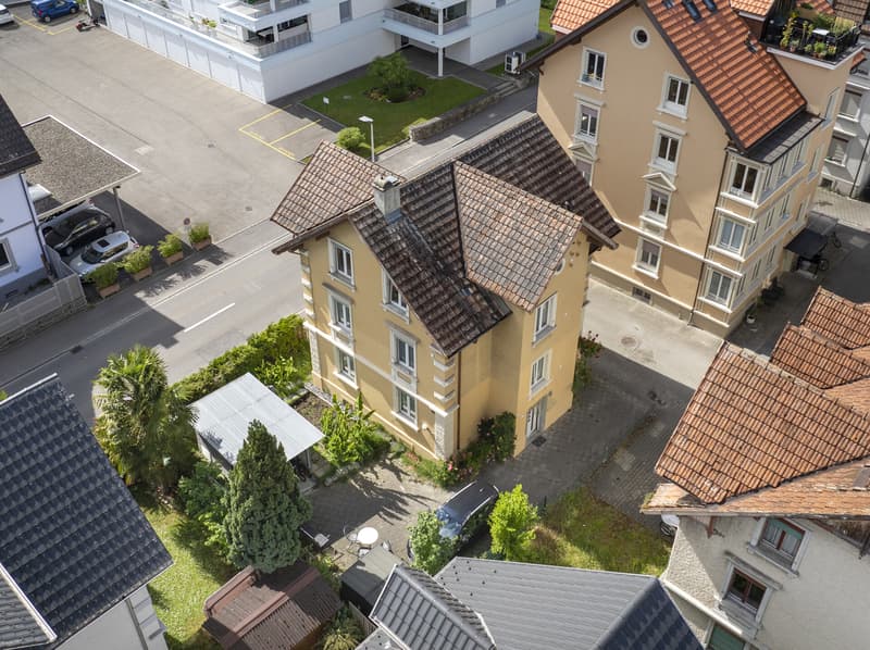 Kompaktes Mehrfamilienhaus mit 3 Wohnungen (2)