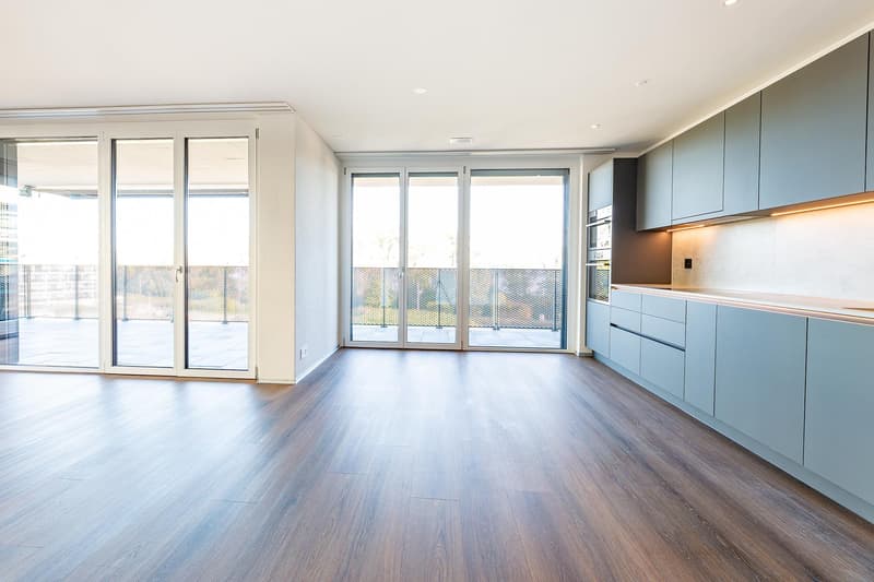Moderne Minergie-Wohnung in Seenähe mit Balkon & Smart-Home (2)