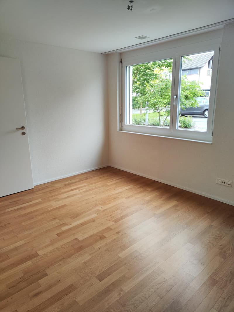 Moderne 3.5-Zimmer-Erdgeschosswohnung mit grosszügigem Sitzplatz (8)