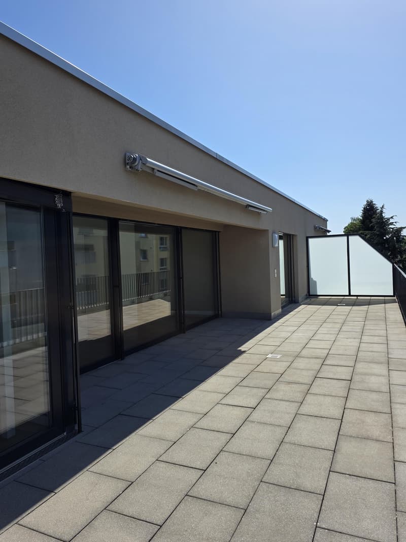 Moderne 2.5-Zimmer-Attikawohnung an zentraler Lage in Amriswil (3)