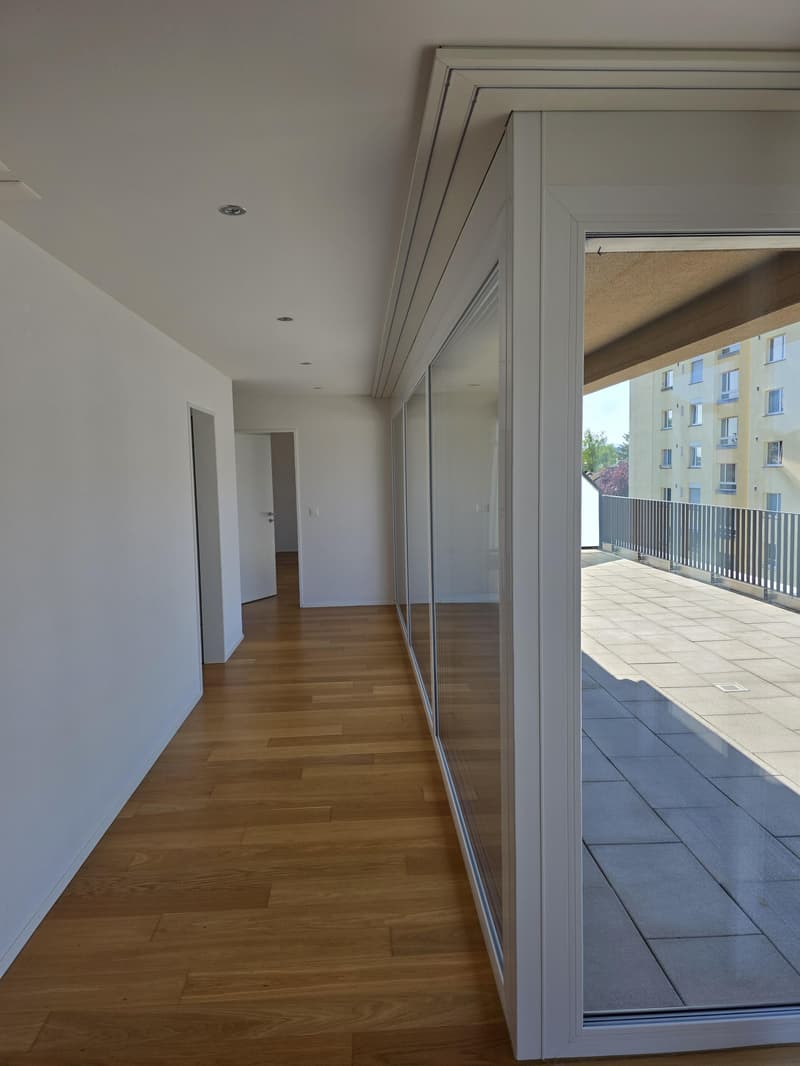 Moderne 2.5-Zimmer-Attikawohnung an zentraler Lage in Amriswil (11)