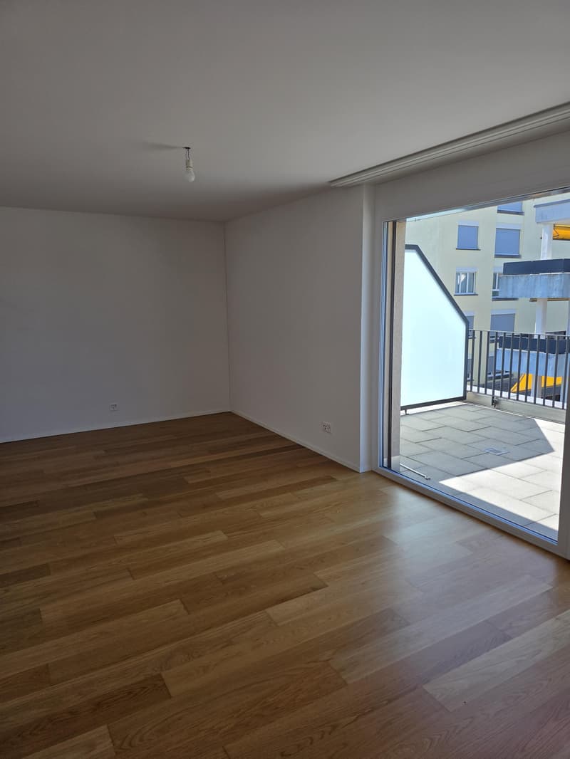 Moderne 2.5-Zimmer-Attikawohnung an zentraler Lage in Amriswil (8)