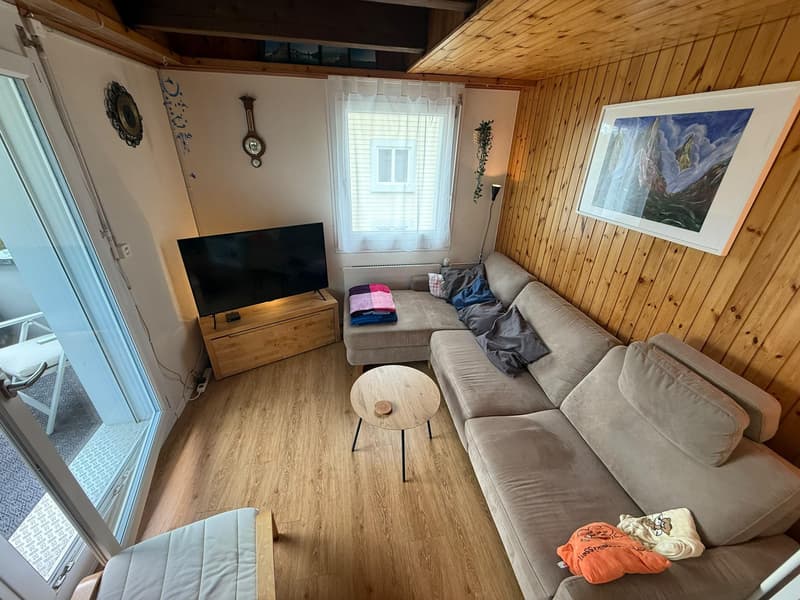 Grosszügige 5.5-Zimmer-Wohnung an ruhiger Lage in Niederteufen (2)