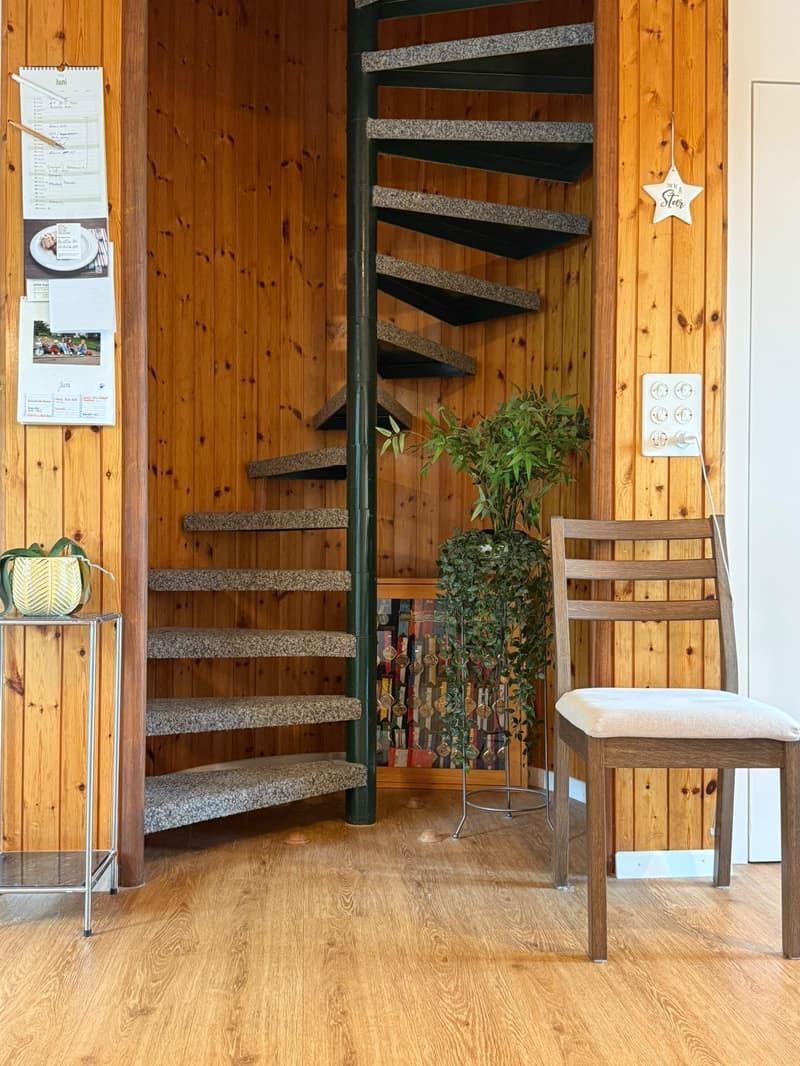 Grosszügige 5.5-Zimmer-Wohnung an ruhiger Lage in Niederteufen (5)