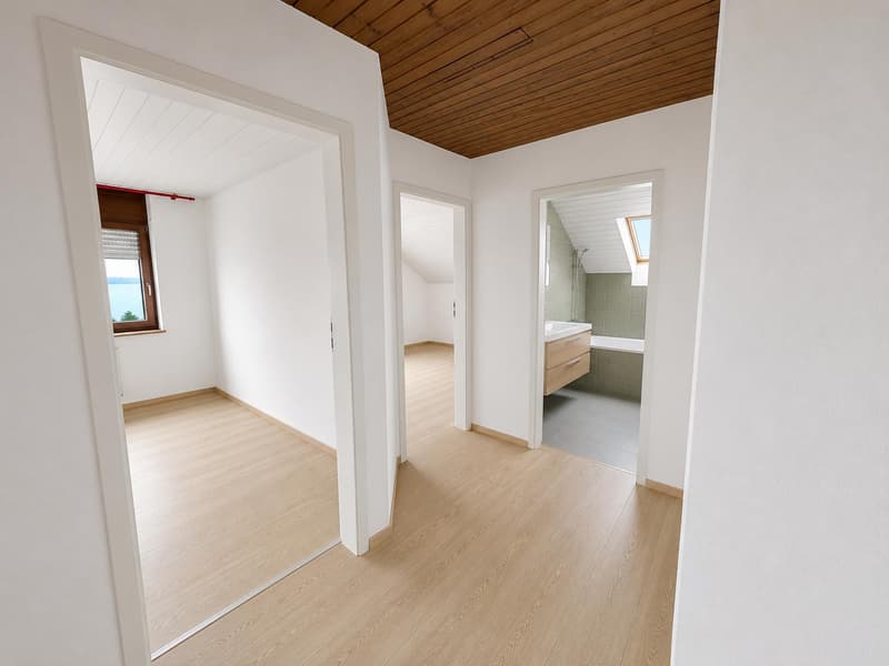 Wohnen mit Weitsicht  grosszügige 4½-Zimmerwohnung mit Seesicht in Uttwil (6)
