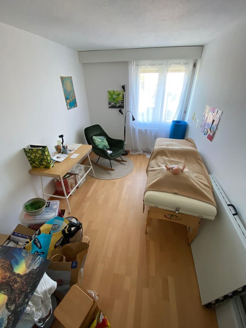 Wunderbare 4.5 Zimmer Wohnung mit Cheminée in Seenähe (7)