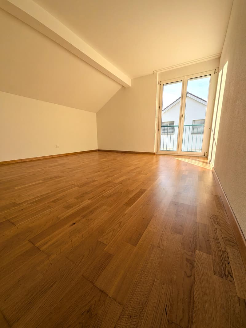 Wunderbare 4.5 Familienwohnung mit Cheminée & Seenähe (4)