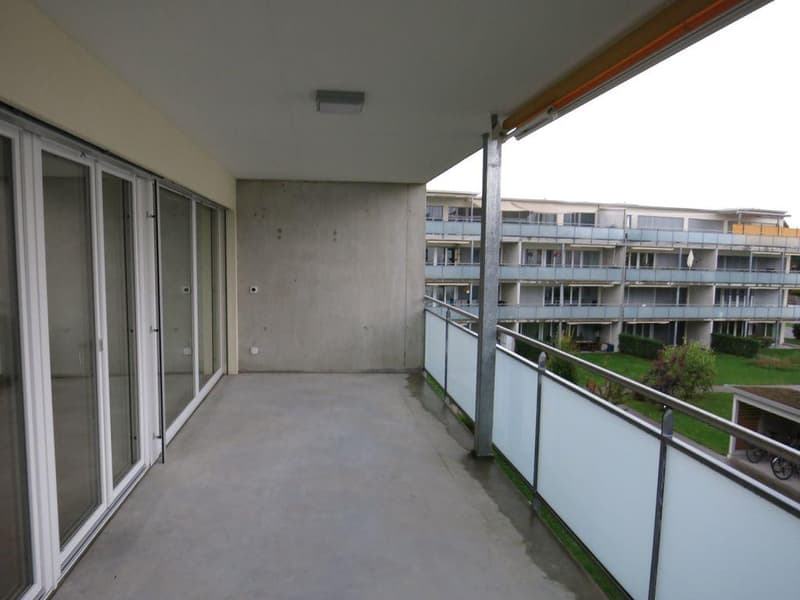 Helle 3.5-Zimmer-Wohnung mit gedecktem Balkon (11)