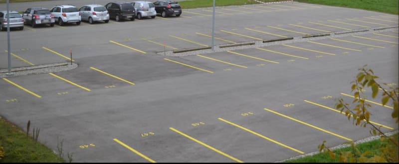 Tiefgaragenplätze und Parkplätze zu vermieten (6)