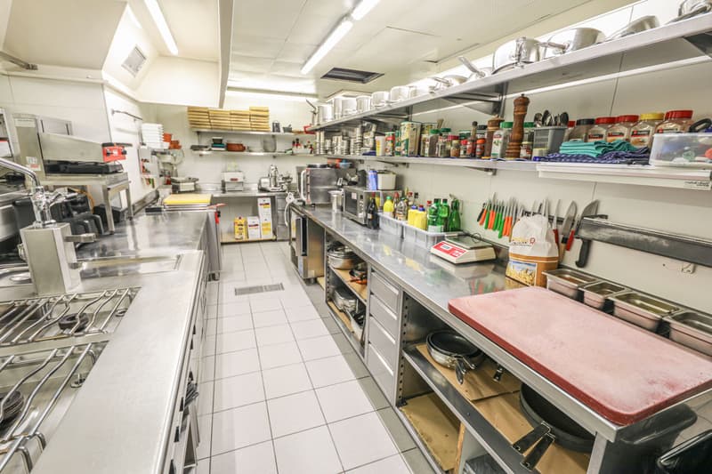 Traditionelles Restaurant mit charmantem Flair im Zentrum der Lenk (5)
