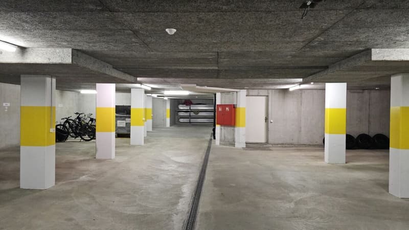 Posto auto nel parcheggio coperto (2)