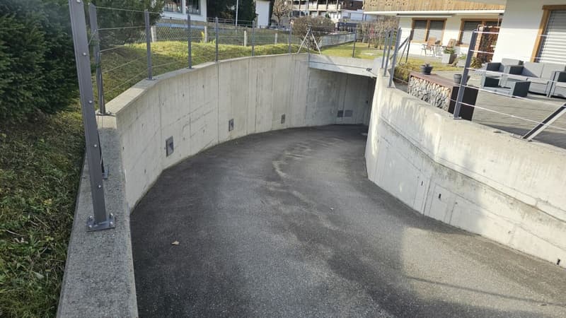 Posto auto nel parcheggio coperto (3)