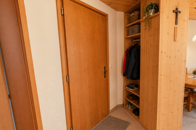 Charmante 2.5 -Zimmerwohnung mit Terrasse und Garten (2)