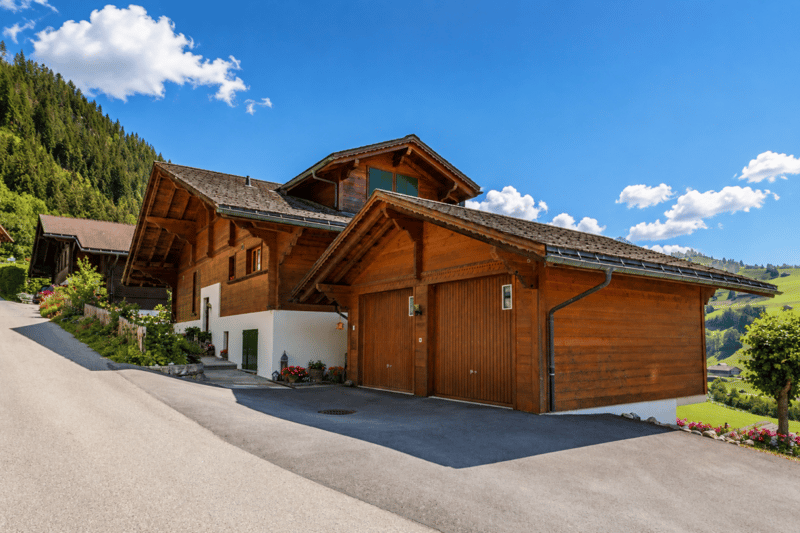 Helle 2.5 Zimmerwohnung mit Terrasse und Garage (3)