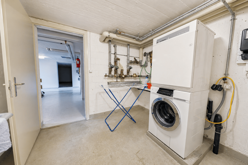 Helle 3.5- Zimmerwohnung im Dachgeschoss mit Südbalkon, Zusatzzimmer und Einstellhallenplatz Mittlere Aegertenstrasse (12)