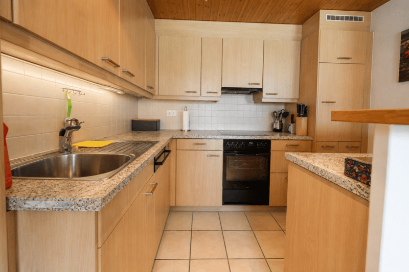 Helle 3.5- Zimmerwohnung im Dachgeschoss mit Südbalkon, Zusatzzimmer und Einstellhallenplatz Mittlere Aegertenstrasse (5)