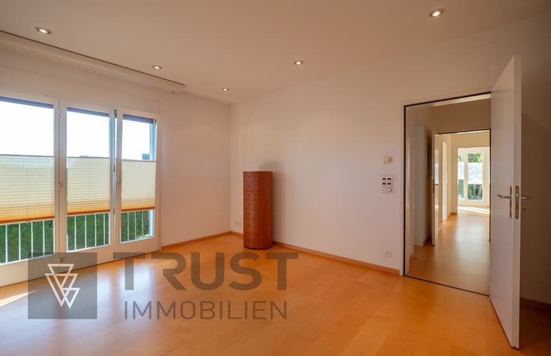 Wohnen über dem Zürichsee - mit Weitsicht und viel Raum. (11)