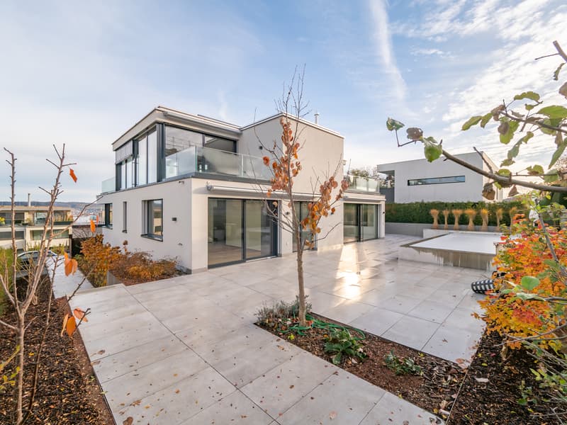 Exklusives Haus mit Pool und Seesicht. (3)