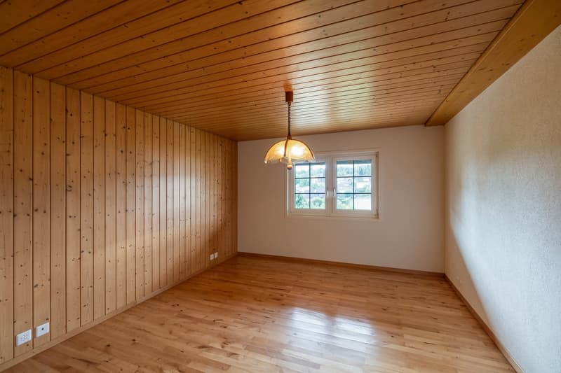 Charmantes Riegelhaus mit Stall und grosszügigem Umschwung (10)
