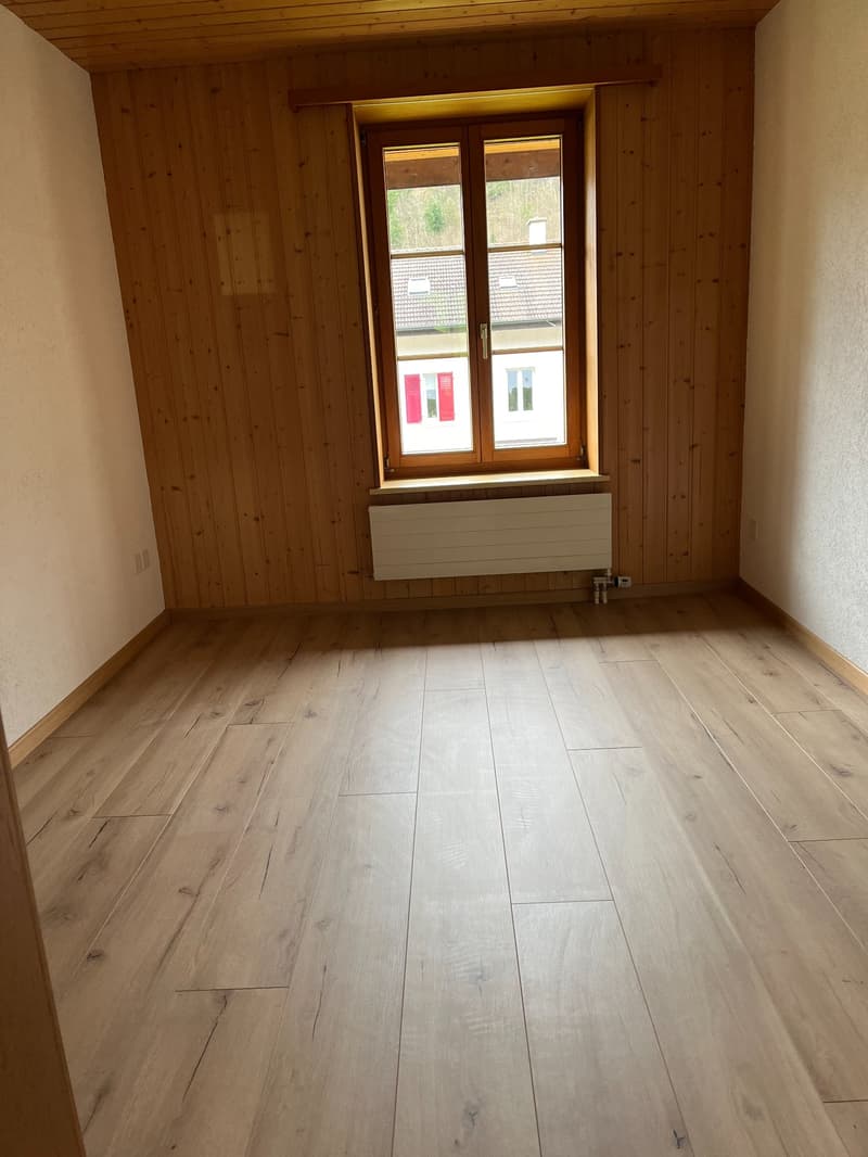 2.5 Zimmer-Wohnung mit Garage und Sitzplatz in Liesberg (5)