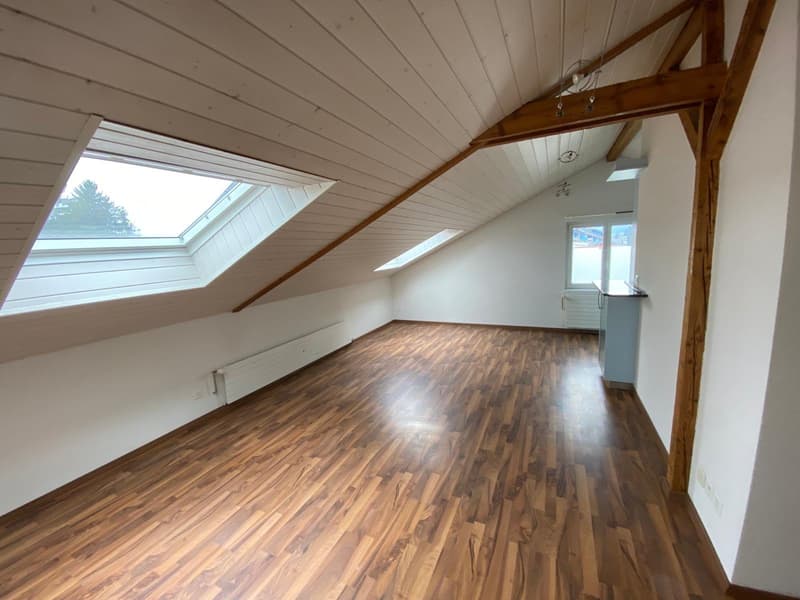 Grosse, helle 3.5 Zimmer Dachwohnung mit Sichtbalken (4)