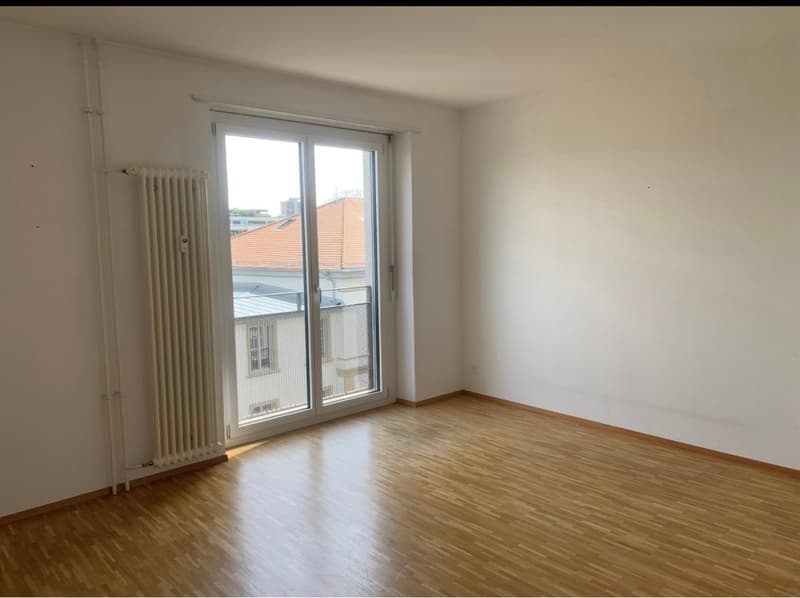Appartement 2.5 pièces  a louer centre ville de Bienne (2)