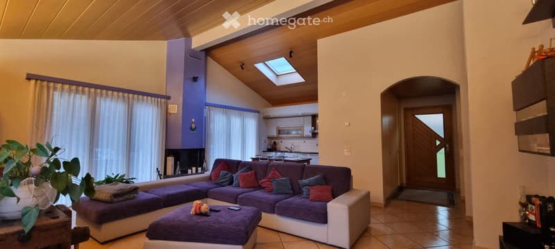 Spaziosa residenza con due unità indipendenti e ampio fondo (3)
