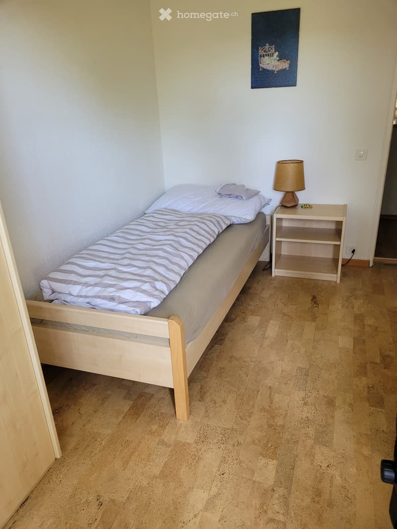 Room for rent to students (4)