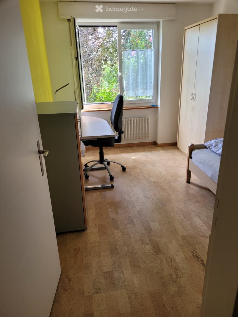 Room for rent to students (3)