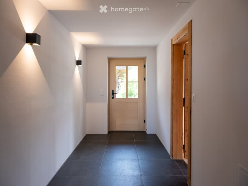 Neue moderne 2.5 Zi. Wohnung mit Charme in Bauernhaus im EG (2)