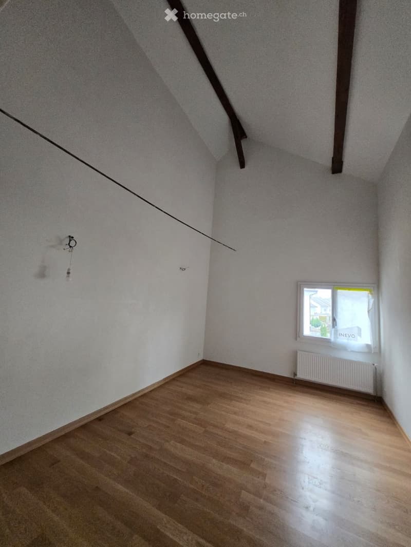 Bright 3.5-room attic apartment (approx. 90 m²) completely renovated (3)