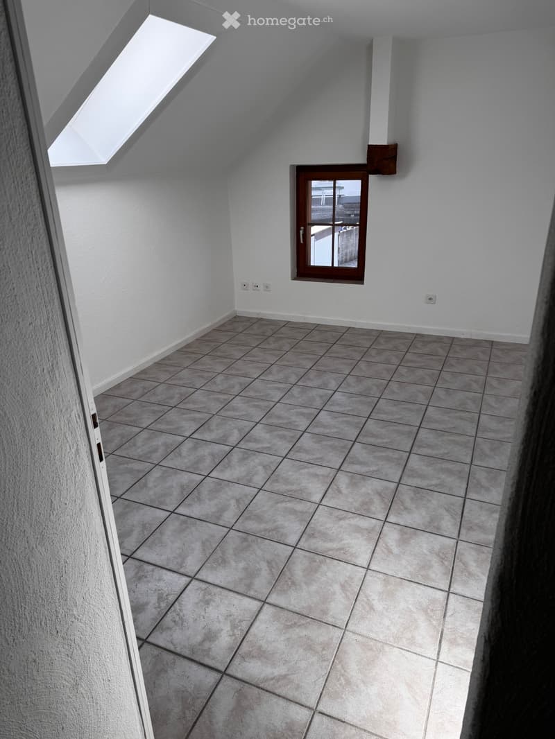 Neue renovierte 4.5-Zimmer-Wohnung, 1.OG, in Rütschelen (4)