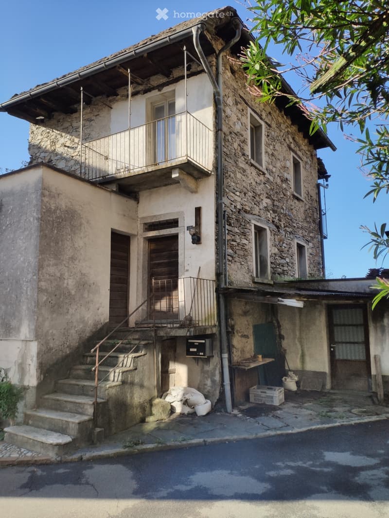 Vendesi terreno con casa rurale da ristrutturare (4)