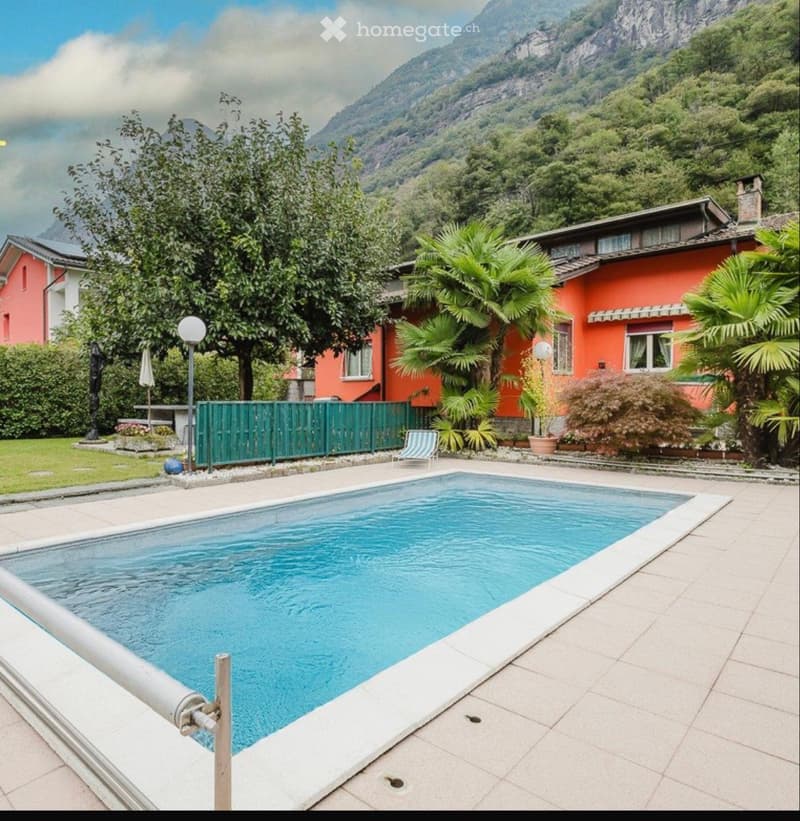 Casa unifamiliare con giardino e piscina a Cresciano (2)