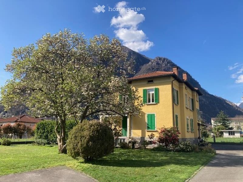 Proprietà /casa bifamigliare ; Grundstück / Zweifamilienhaus (2)