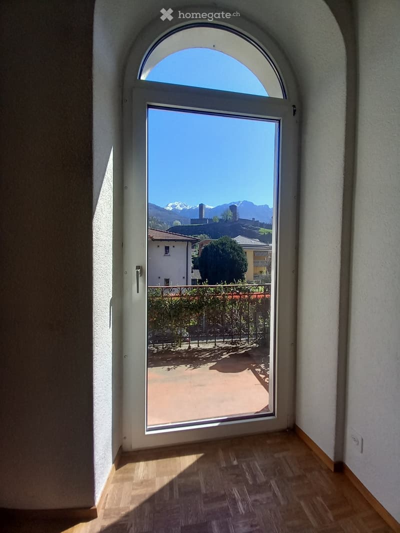 VENDESI CASA BIFAMIGLIARE IN CENTRO BELLINZONA (5)