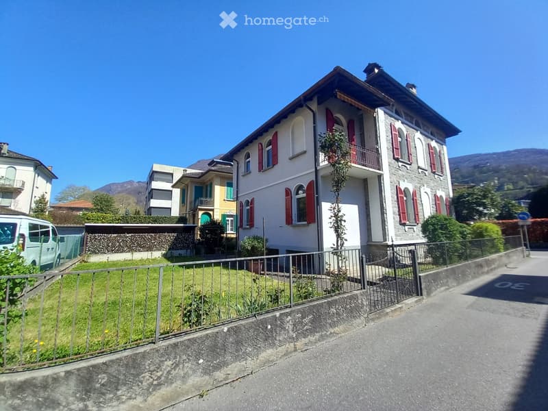 VENDESI CASA BIFAMIGLIARE IN CENTRO BELLINZONA (2)