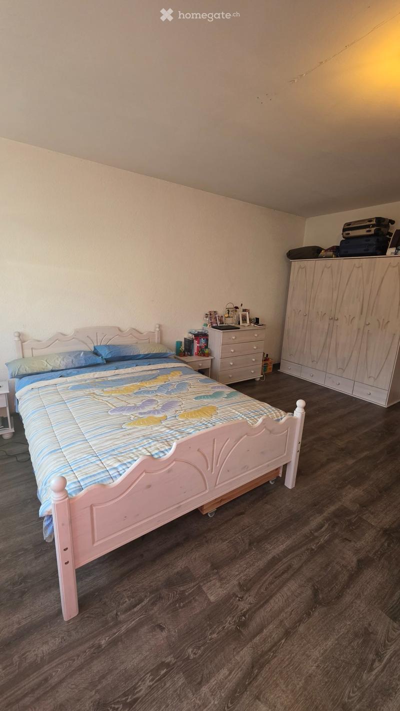 ein grosses Zimmer in EFH zu vermieten (2)