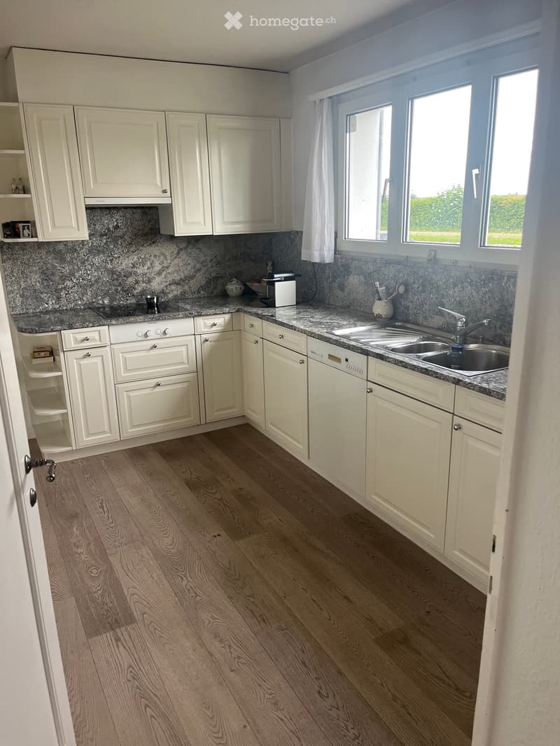 5 Zimmer Wohnung in EFH (3)