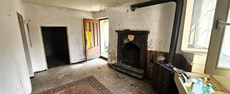 Casetta romantica su 2 piani, giardino, corte e 3 ripostigli (3)