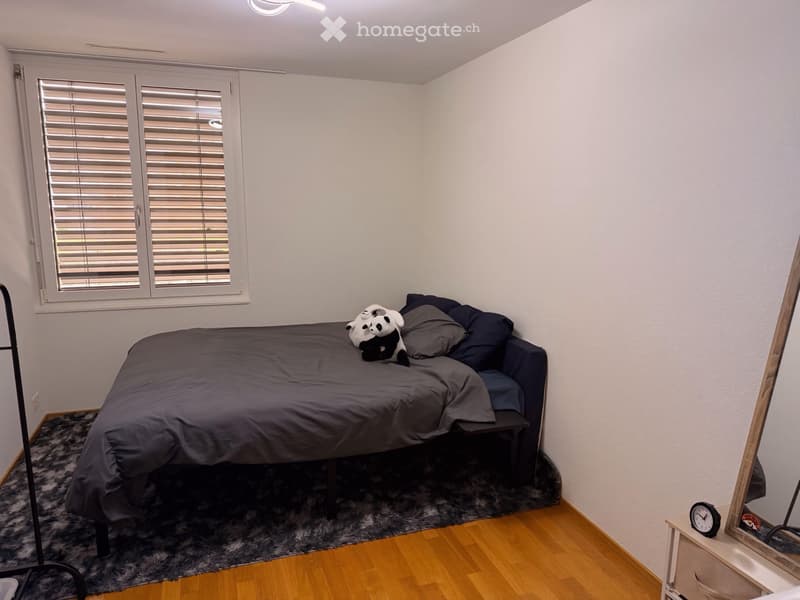 Chambre meublée avec toilettes privées à Muri (4)
