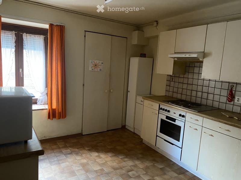 Vendiamo a Cavergno, casa ticinese con rustico annesso (3)