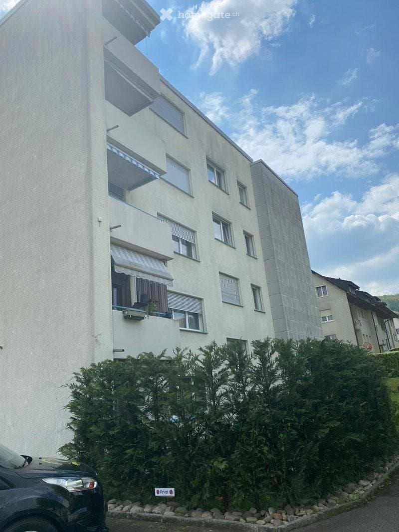 High-quality 1.5-room apartment with balcony & furnished (3)