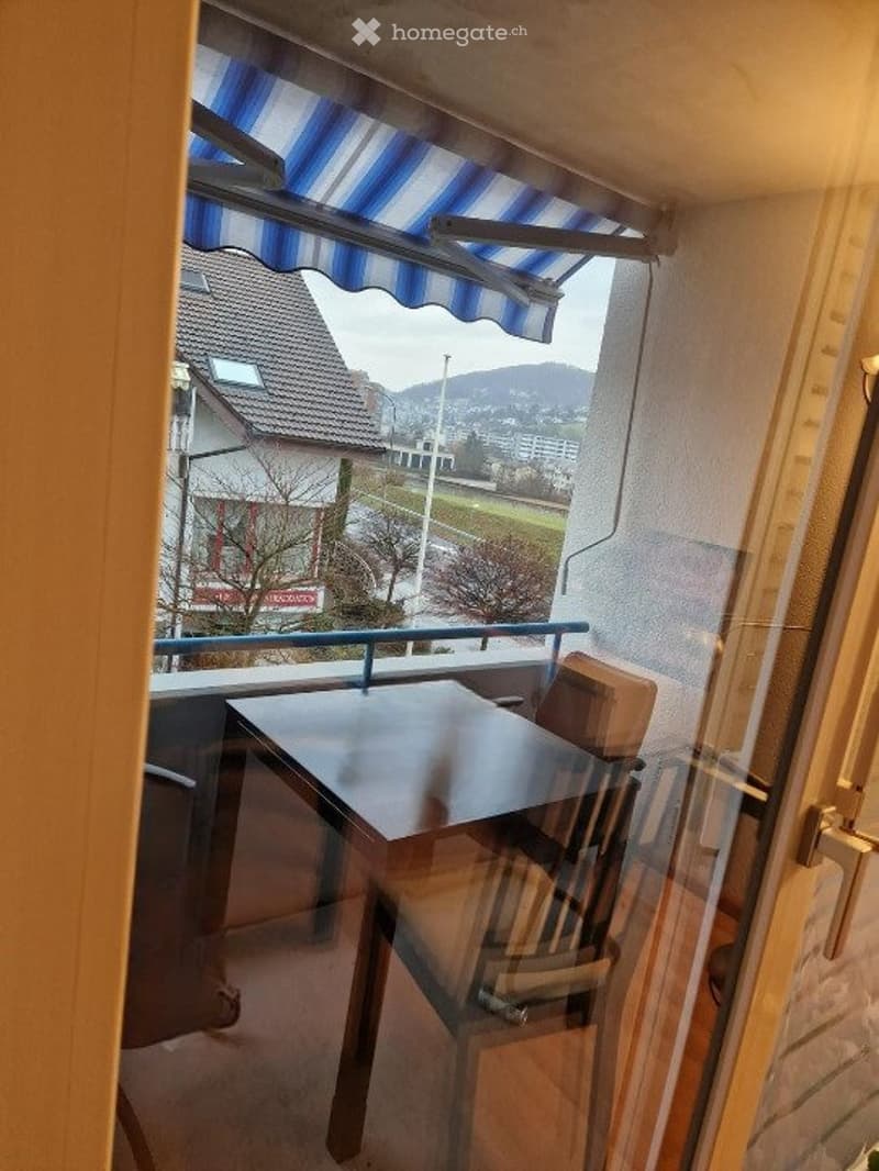 High-quality 1.5-room apartment with balcony & furnished (5)
