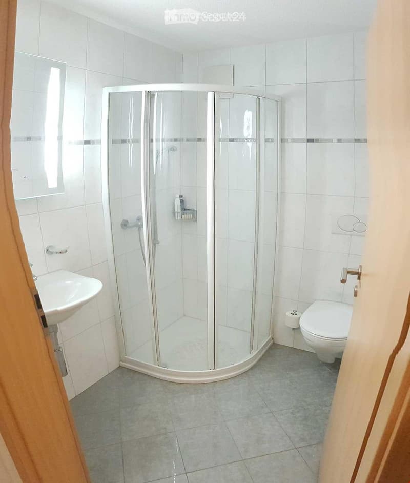 Schöne 4.5 Zi. Wohnung mit Lift, eigene WK (5)